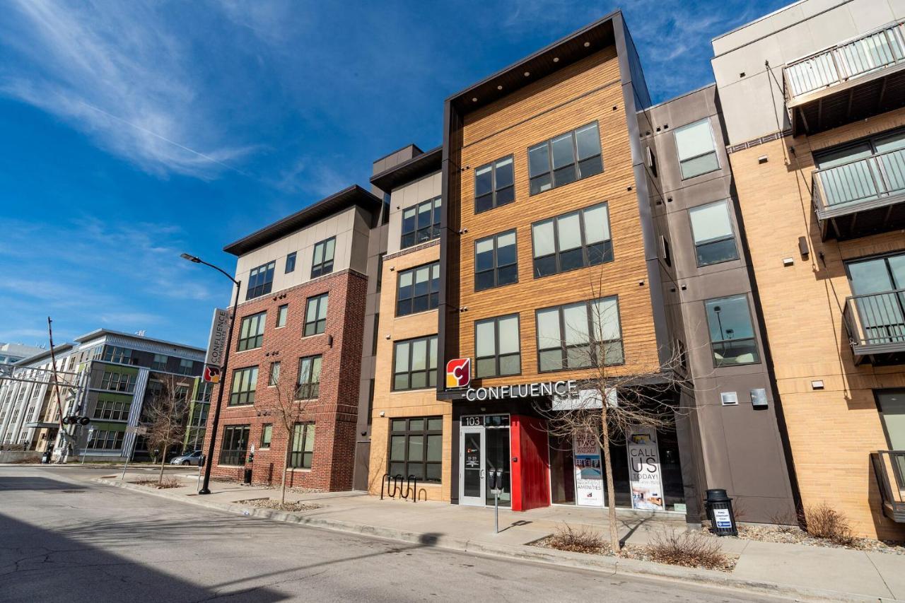 Frontdesk Confluence On 3Rd Apt Downtown Riverwalk Trails Des Moines Esterno foto