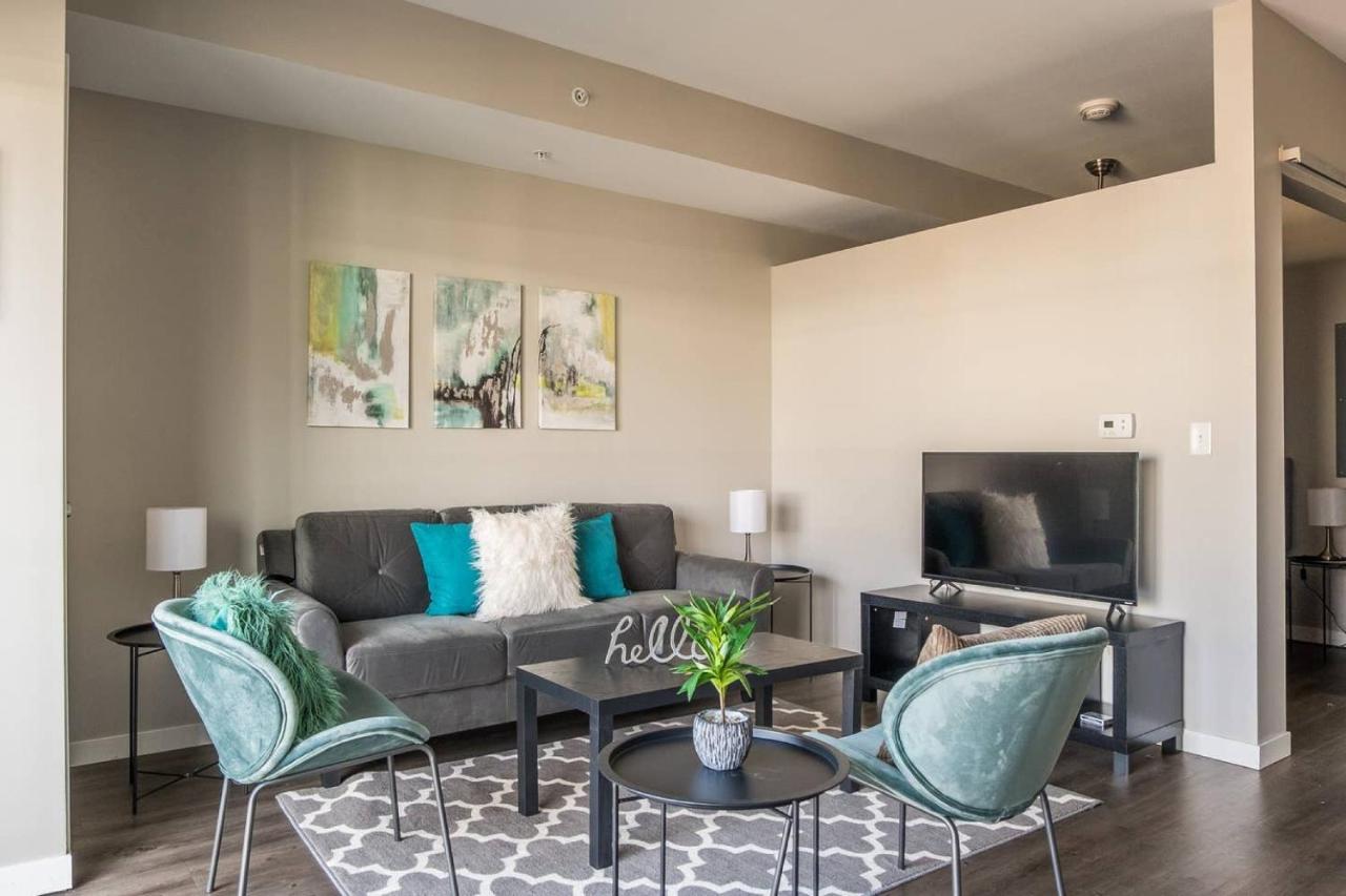 Frontdesk Confluence On 3Rd Apt Downtown Riverwalk Trails Des Moines Esterno foto
