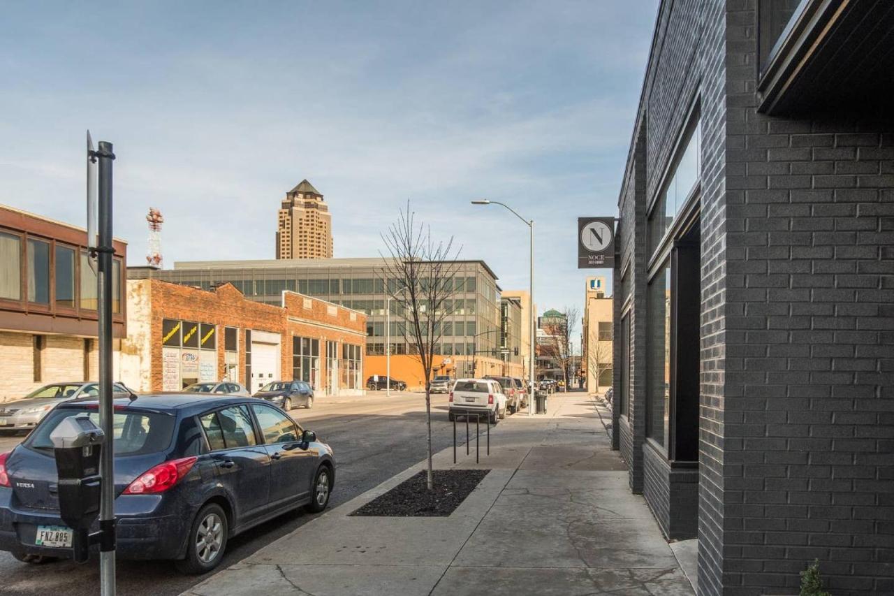 Frontdesk Confluence On 3Rd Apt Downtown Riverwalk Trails Des Moines Esterno foto